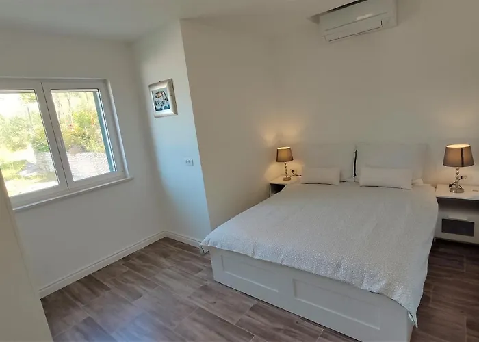 Aria سومارتين